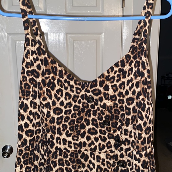 ❗️NWOT Cheetah Print Dress (w/pockets!) - Picture 3 of 10